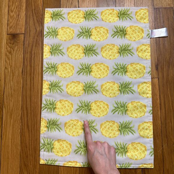 Isaac Mizrahi New York Tropical Pineapple Placemats Set of 4 - Picture 6 of 7